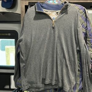 Robert Graham pullover gray in color.